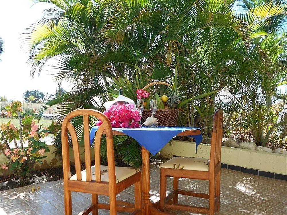Hotel El Quemaito Santa Cruz de Barahona 3*,